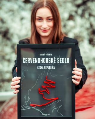 🏔️ Červenohorské sedlo – srdcovka všech, kdo milují horské silnice a nekonečné zatáčky. Tenhle průsmyk jsem přenesla do...